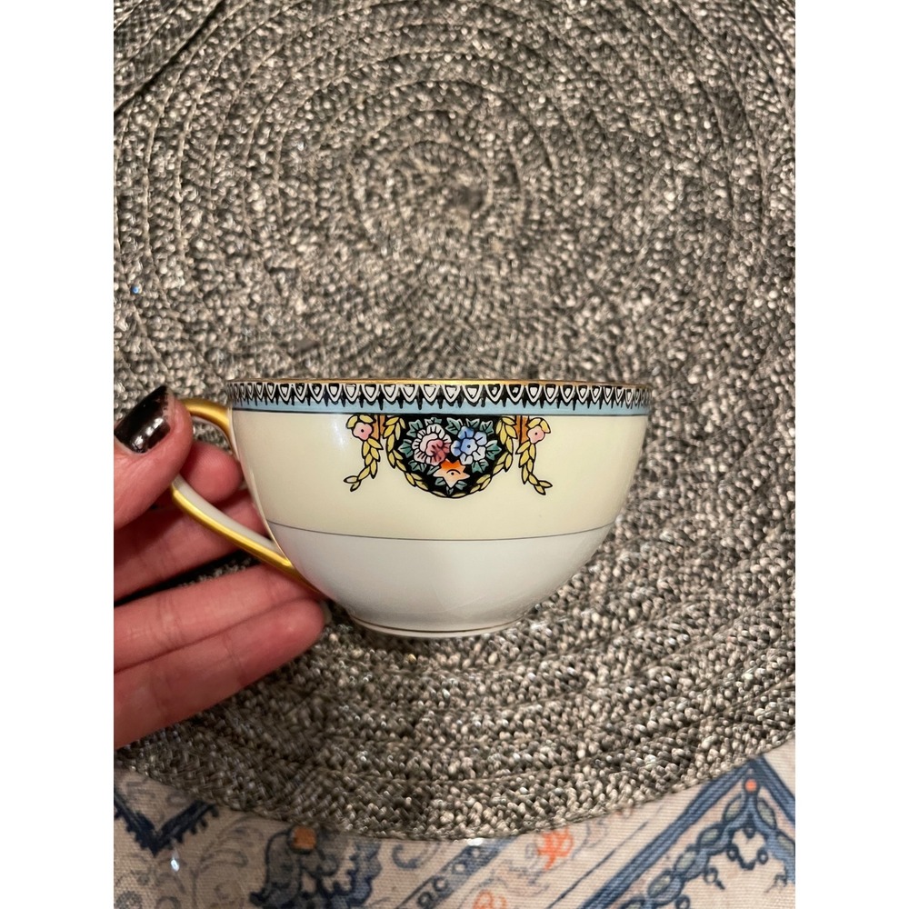 Meito China Vintage Hand Painted Tea Cup Floral Basket Gold Trim Made in Japan
